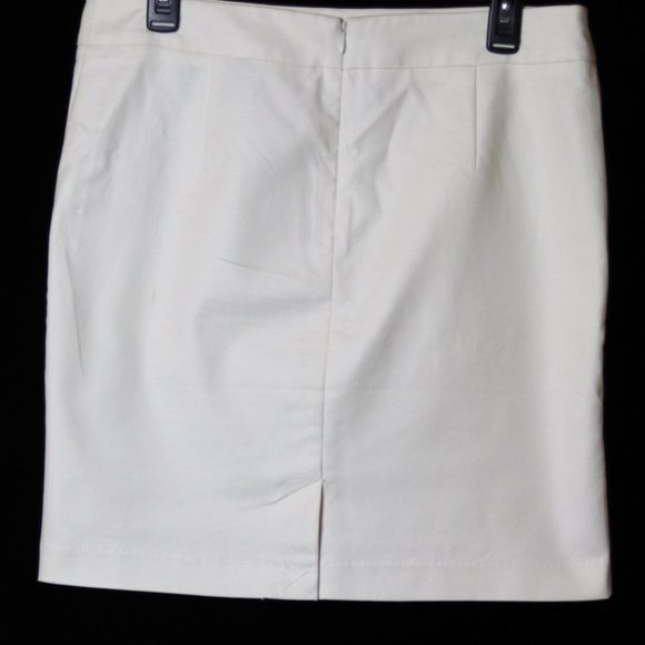 Dalia Collection Off-White & Gold Skirt - Picture 2 of 6